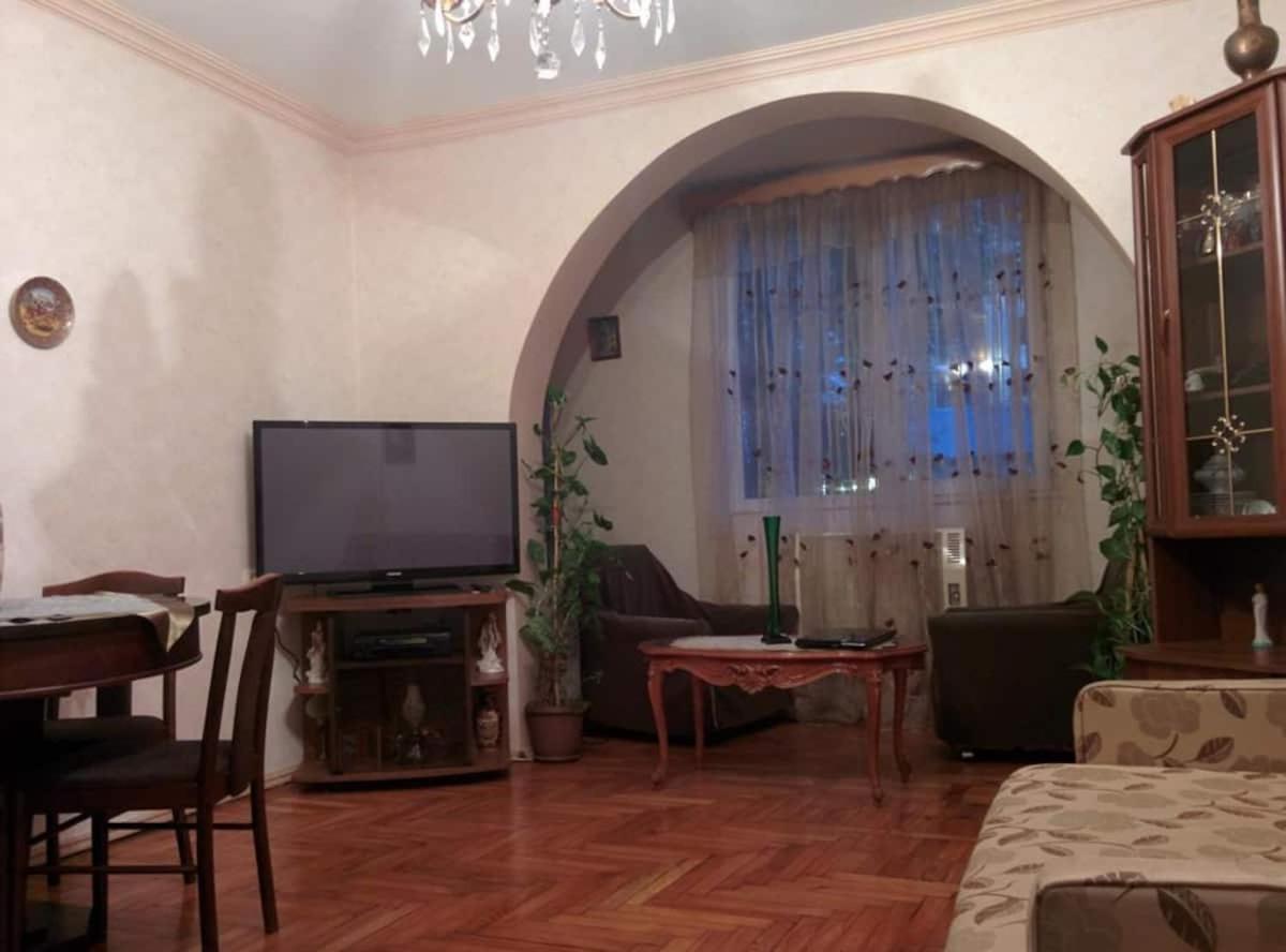 Akhmeteli Apartment Batoemi Buitenkant foto